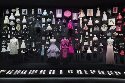 christian dior お呼ばれ|【徹底解説】クリスチャンディオール展｜当日券入手法は？元デ .